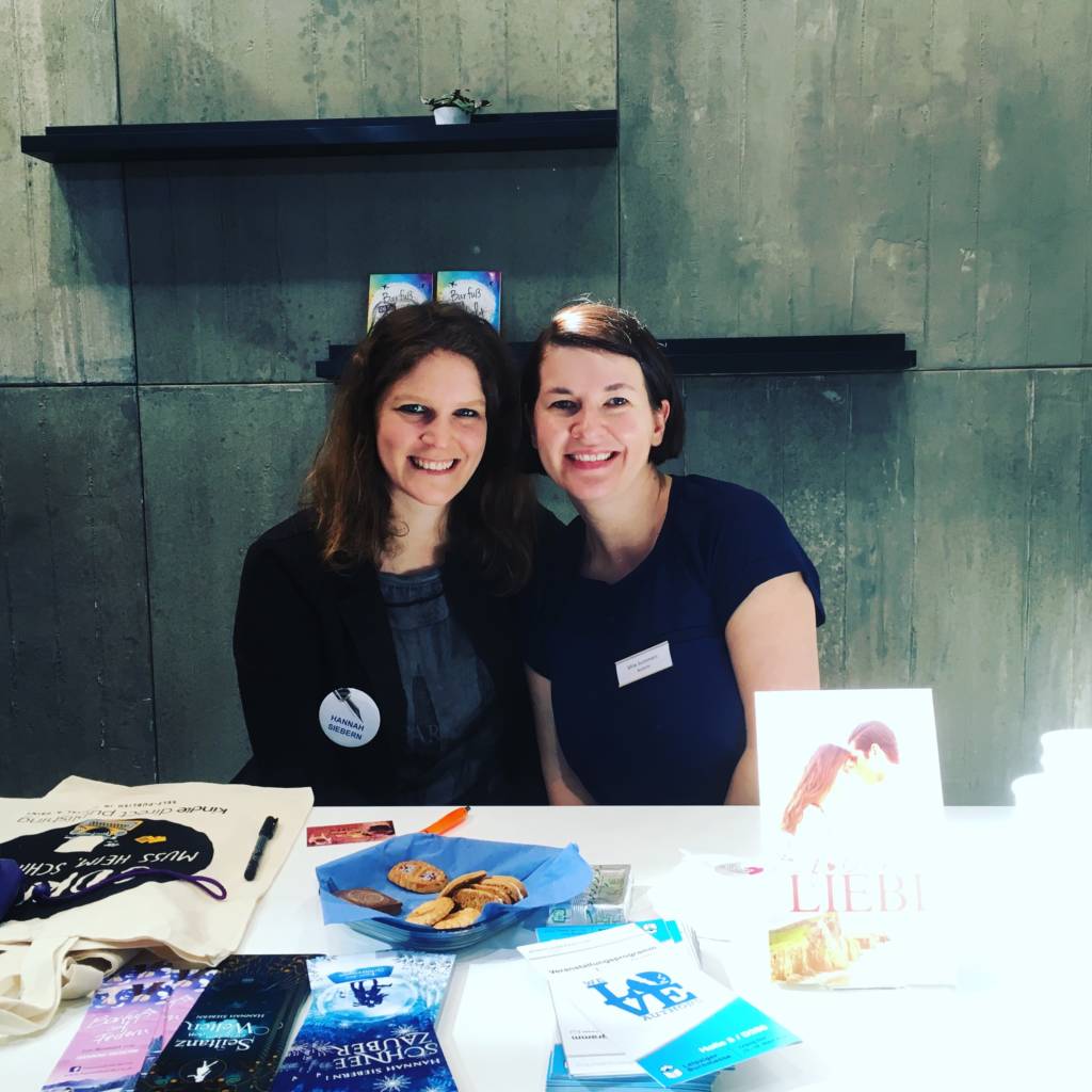 Hannah Siebern präsentiert ihre Bücher auf der Messe 2018 in Leipzig